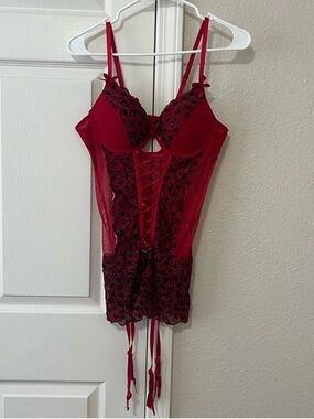 Red Black Skull Lace Bustier Corset Lingerie Size Medium / 6